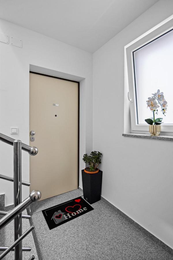 Apartment Leone 梅杜林 外观 照片